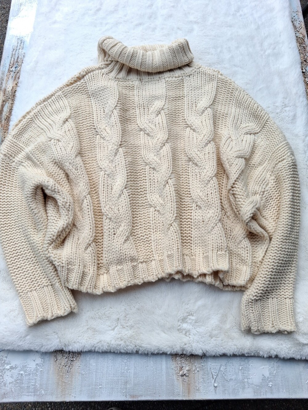 Classic Talulah Cable-Knit Turtleneck Sweater - Cream Size M/L